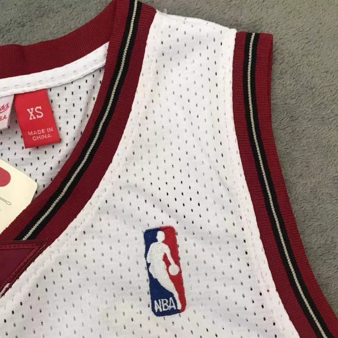 Allen Iverson - Philadelphia 76ers - Vintage Jersey